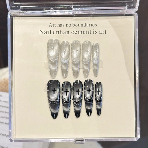 Unghie Finte Fatte A Mano Lunghe Stiletto Occhio Di Gatto Magnetico Lusso Goth Design Croce Glitter Argento Grigio