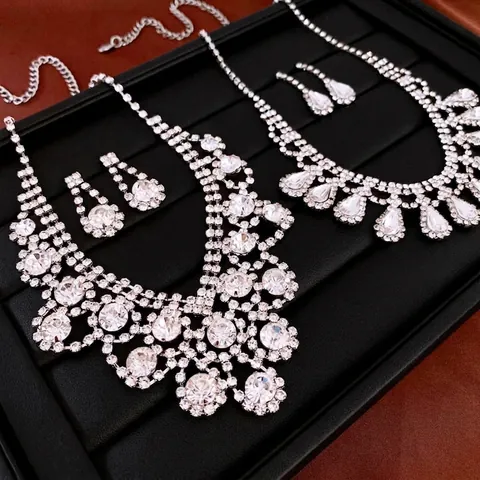 Collier Et Boucles D'oreilles Strass Luxe Pour Femme Avec Silver Earring Post Tassel Bijoux Mariage Géométriques