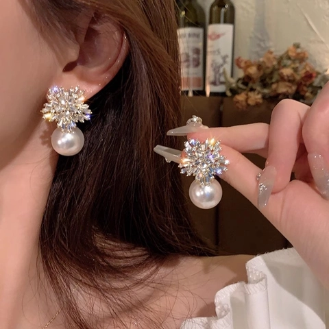 Schneeflocke Künstliche Perle Drop Ohrringe Kupfer Vergoldet Mit Zirkonia Und Silbernem Ohrstecker Elegant Retro Schmuck Für Frauen