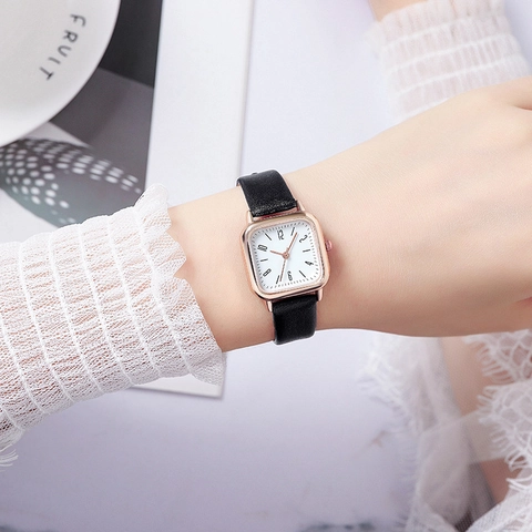 Orologio da Donna alla Moda Quadrato al Quarzo Cinturino in Similpelle Casual Vintage Orologio da Polso Elegante Quadrante
