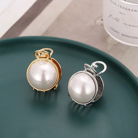 Elegant Hair Claw Clip Alloy Metal With Large White Faux Artificial Pearl Chic Hair Accessory For Women Girls