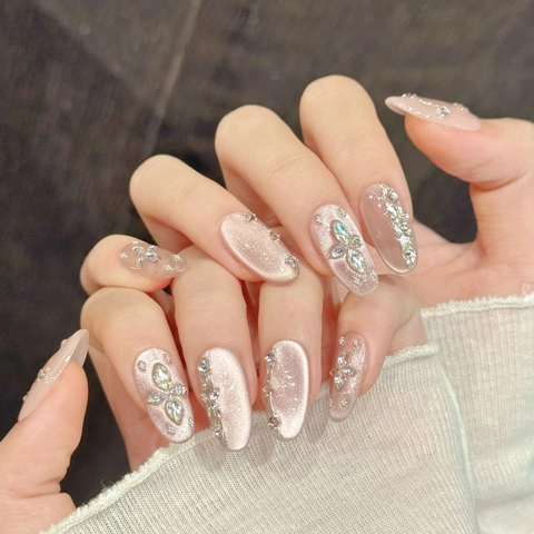 Rosa Katzenauge Künstliche Nägel Glänzend Strass Kreuzmuster Mandelform Handgefertigt Elegante Falsche Nägel Damen