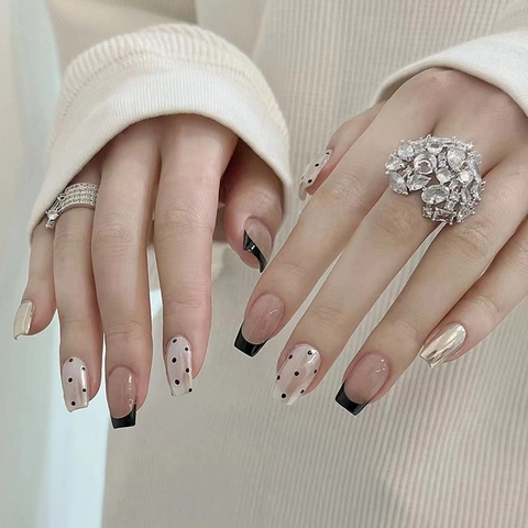 Uñas Postizas Press On Coffin Largo French Tip Puntos Negros Rosa Nude Translúcido Decoración Metálica Moda Mujer
