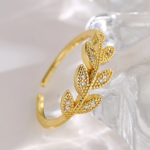 Anillo Foglia Regolabile Rame Placcato Oro 18K Zirconia Ispirato Alla Natura Gioielli Dito Aperto Donna Design Nicchia Elegante