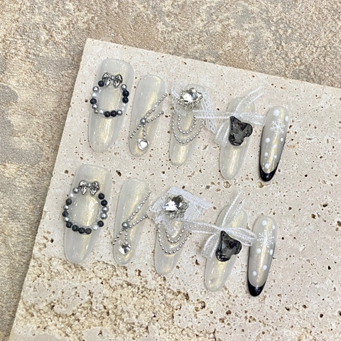 Handmade Press On Nails With 3D Bow And Lace Rhinestone Heart Long Almond Removable Luxury Artificial False Nails For Women