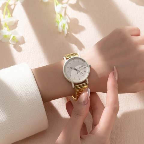 Minimalistisch Dames Quartz Horloge Zinklegering Kast Elastische Metalen Rekbare Band Arabische Cijfers Hart Secondewijzer Casual Polshorloge