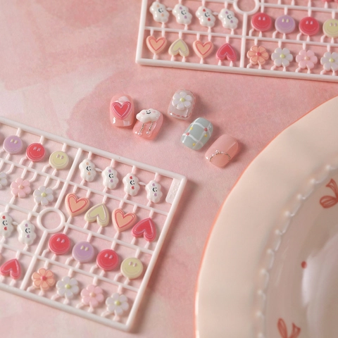 Nail Art Charms Resin 3D Cartoon Smile Face Star Cloud Heart Flower Shapes Sweet Macaron Colors For DIY Manicure Decor