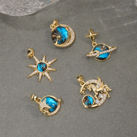 Pendente Galassia Cielo Stellato Rame Placcato Oro 18K Micro Pavé Zirconia Sole Luna Pianeta Unicorno DIY Gioielli