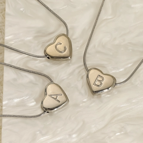Collana Con Pendente Iniziale A Cuore Acciaio Inossidabile 304 Catena A Serpente Alfabeto Lettera Incisa Argento Minimalista