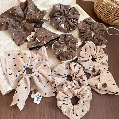 Grandi Scrunchies In Tessuto Ricamo A Pois Elastici Per Capelli Con Volant Stile Francese Bordo In Pizzo Bottone In Legno