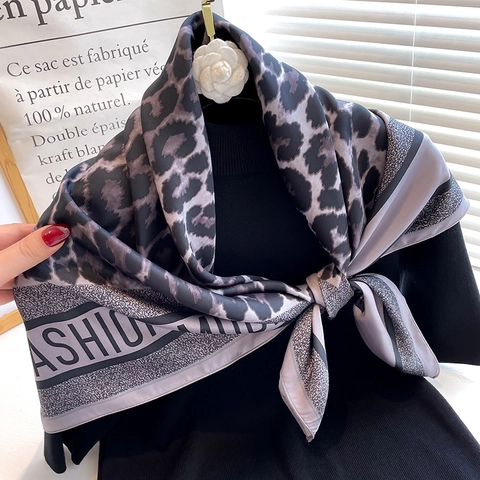 Leopard Print Square Scarf Elegant Polyester Satin Satin Shawl Fashion Modern Letter Border Sun Protection Women Travel Hair Wrap