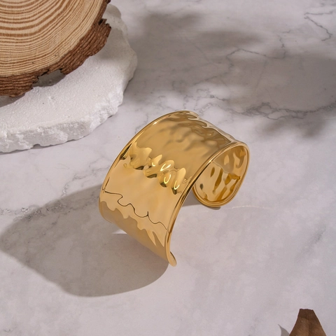 Hammered Cuff Bracelet Gold Plated Stainless Steel Wide Face Open Bangle Waterproof Luxury Jewelry For Women Gift