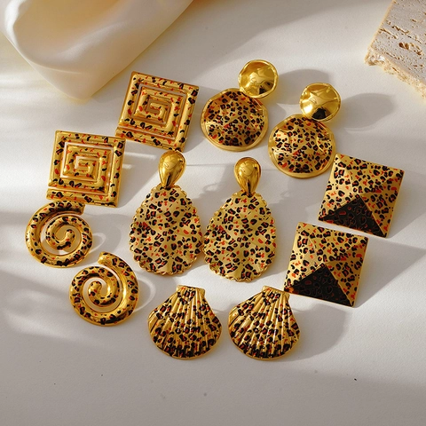 European American Retro Stainless Steel Leopard Print Earrings 18K Gold Plated Geometric Stud Earrings For Women Jewelry