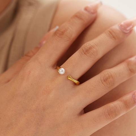 Verstellbarer Edelstahl Künstliche Perlenring Für Damen 18K Vergoldet Unregelmäßige Welle Minimalistischer Fingerschmuck Geschenk