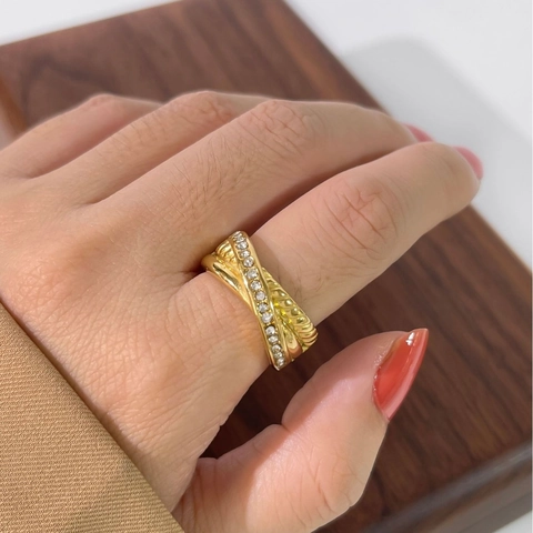 Anello Vintage in Acciaio Inossidabile a Spirale Incrociata con Strass Placcato Oro 18K Gioielli di Moda per Donna