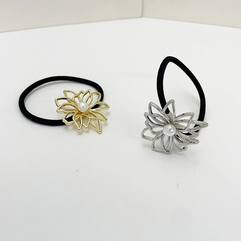 Goma De Pelo Con Flor Hueca Con Perla Artificial De Imitación Aleación Metal Elástico Para Mujeres Accesorios Para El Cabello