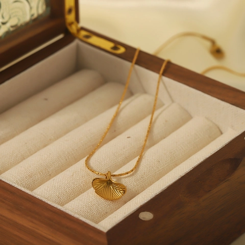 Collana Con Ciondolo A Foglia Di Ginkgo Placcata Oro 18 Carati Acciaio Inossidabile Minimalista Elegante Gioielli Da Donna