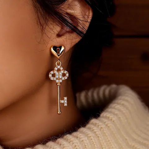Herzschloss Schlüssel Hängeohrringe Echt Vergoldetes Kupfer Zirkonia Mit Silbernem Ohrstecker Elegant Für Damen