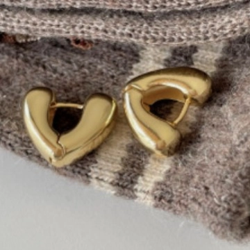 925 Sterling Silver Minimalist Chunky V Heart Shape Stud Earrings High Polished Geometric Jewelry For Women