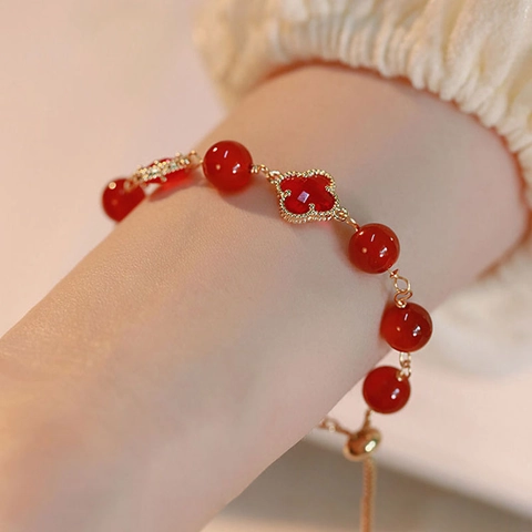 Beaded Bracelet Red Agate Style Artificial Crystal Gold Plated Quatrefoil Charm Adjustable Pull Chain Retro Elegant Women