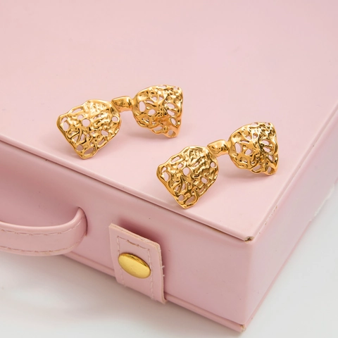 Hollow Lava Texture Butterfly Bow Stud Earrings Stainless Steel Gold Plated Vintage Elegant Women Jewelry Fashion Earrings