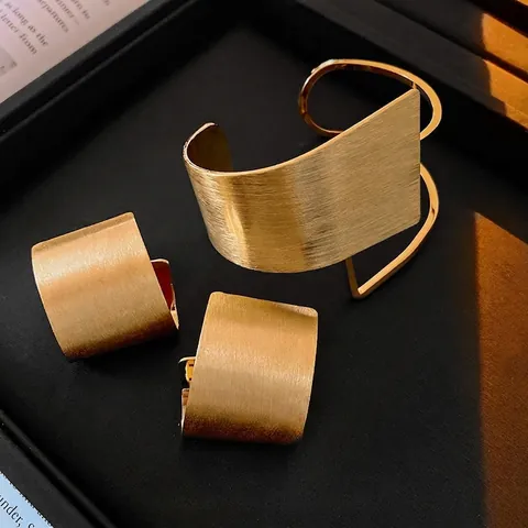 Minimalistischer Geometrischer Schmuck Gebürstetes Kupfer Vergoldet Ohrringe Armreif Halskette Ring Für Frauen Industriestil