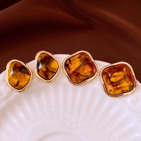 Vintage Maillard Style Amber Resin Stud Earrings For Women With Gold Alloy Frame And Silver Earring Post Geometric Irregular