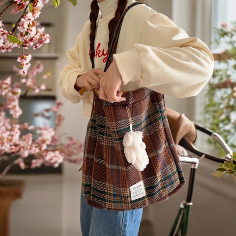 Frauen Karierte Wollene Kordelzug Beuteltasche Große Kapazität Koreanischer Stil Umhängetasche Rucksack Vielseitig Lässig