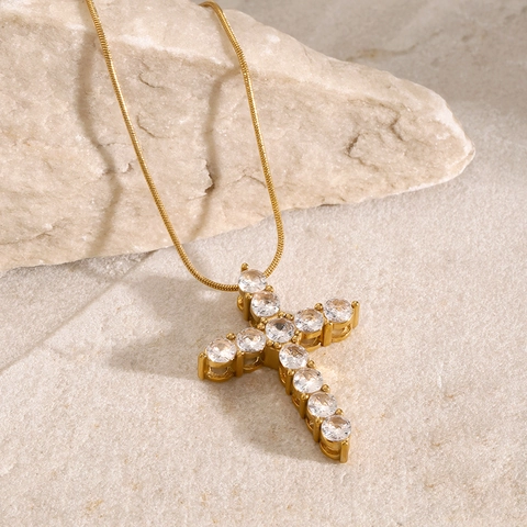 Collier Pendentif Croix Acier Inoxydable Plaqué Or 18K Zircon Blanc Rond Chaîne Serpent Étanche Hypoallergénique Minimaliste