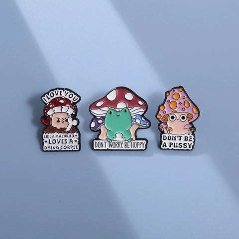 Divertidos Broches de Esmalte de Champiñones de Dibujos Animados Broche de Aleación de Rana Creativa Extraña para Mochila Ropa Sombrero Accesorios Decoración
