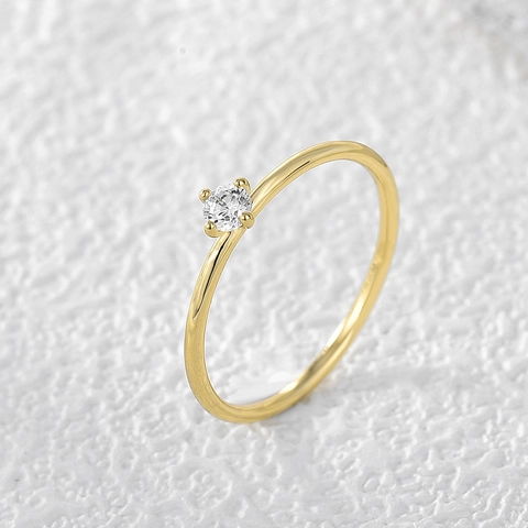 Bague Solitaire Minimaliste Pour Femmes Cuivre Plaqué Or Zircone Cubique Sertissage Quatre Griffes Bijoux Élégants