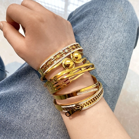 Edelstahl Armreif Armband Damen 18K Vergoldet Hohl Geometrisch Zirkonia Vintage Ins Style Wasserdicht