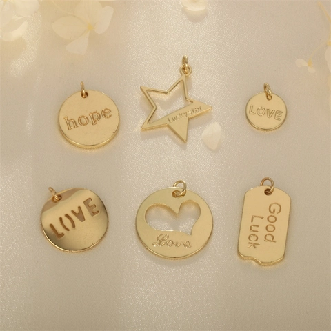 Breloques Gravées Lettre Rond Coeur Étoile Pendants En Cuivre Plqué Or Pour Création Bijoux DIY Collier Bracelet
