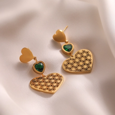 Boucles D'oreilles Pendantes En Cœur Acier Titane Plaqué Or Évidé Avec Pierre Gemme Verte Style Cour Vintage Pour Femmes