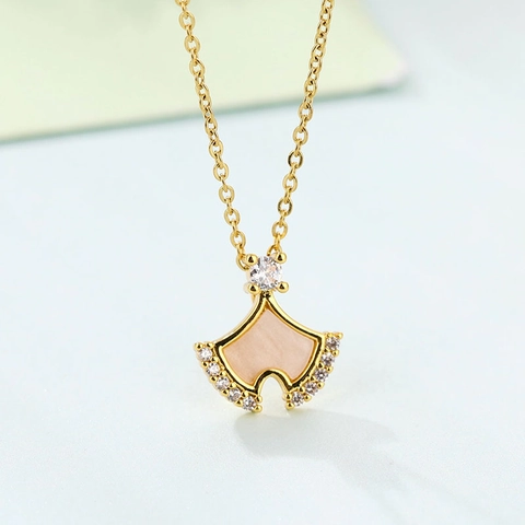 Ginkgo Leaf Pendant Necklace Titanium Steel With Shell And Zircon Gold Elegant Fashion Jewelry For Women