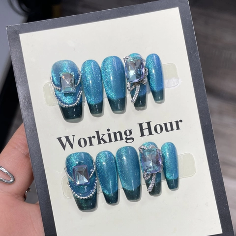 Handcrafted Press On Nails Blue Cat Eye Gradient Zircon Rhinestone 3D Flower Reusable Luxury Fake Nails For Women