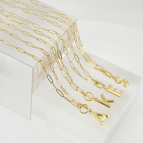 Collier Pendentif Lettre Alphabet en Acier Inoxydable Plaqué Or 18K Chaîne Trombone Minimaliste Fermoir Cabillot Bijoux Cadeau Femme