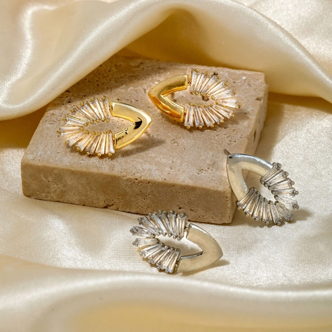 Orecchini a Bottone Moderni Geometrici in Rame e Zirconia Goccia per Donna Gioielli da Pendolare con Zirconia Intarsiata