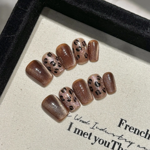 Handmade Maillard Brown Leopard Print Cat Eye Press On Nails Retro Squoval Short Fake Nails For Women Fashion Nail Art