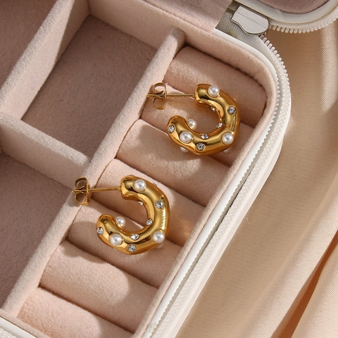 Orecchini A Cerchio A Forma Di C In Acciaio Inossidabile Placcato Oro 18 Carati Con Zircone E Perla Artificial Per Donne