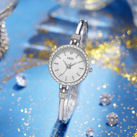 Elegante Reloj De Pulsera Para Mujer Con Diamantes De Imitación Aleación Lujo Cuarzo Resistente Al Agua Analógico