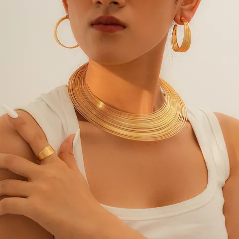Stoere Statement Legering Sieraden Meerlagige Draad Choker Ketting Ronde Creolen En Open Ring Dames Moderne Mode Stijl