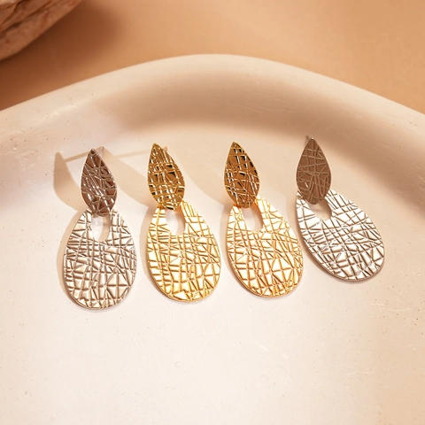Strukturierte Wassertropfen Ohrhänger Mit Silber Ohrstecker Geometrische Hohle Metallische Schmuck Für Damen Mode Nische