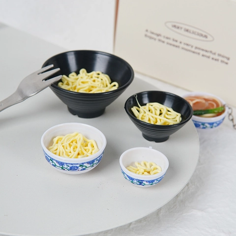Miniature Ramen Bol Simulation Nourriture ABS Réaliste Style Japonais Maison De Poupée Cuisine Décor Porte-Clés Jouet