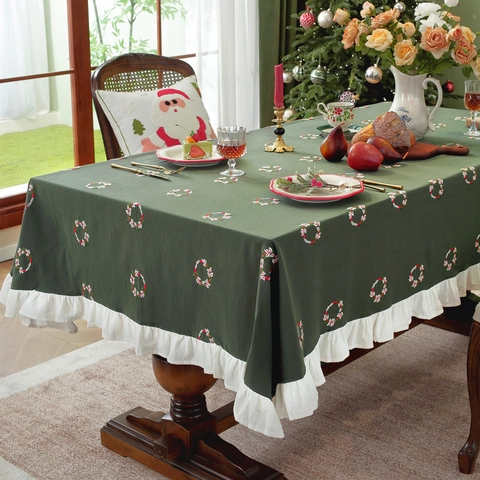 Christmas Embroidered Cotton Tablecloth Festive Rectangular Dining Table Cover With Ruffles And Fringes Reindeer Wreath Pattern