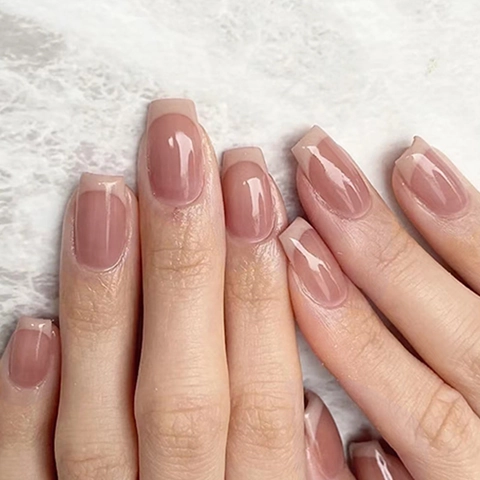 Faux Ongles à Presser Français Simples Carré Rond Court Rose Translucide Dégradé Nude Avec Colle pour Femme Manucure Décorative Quotidienne