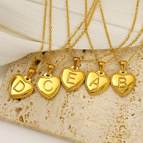 Heart Initial Pendant Necklace 18K Gold Plated Stainless Steel Beaded Edge Alphabet Jewelry For Women