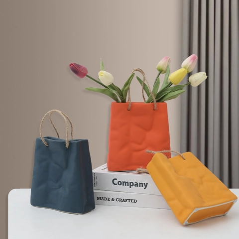 Creative Ceramic Handbag Vase Nordic Matte Crinkled Paper Bag Shape Flower Pot With Hemp Rope Handle Desktop Decor