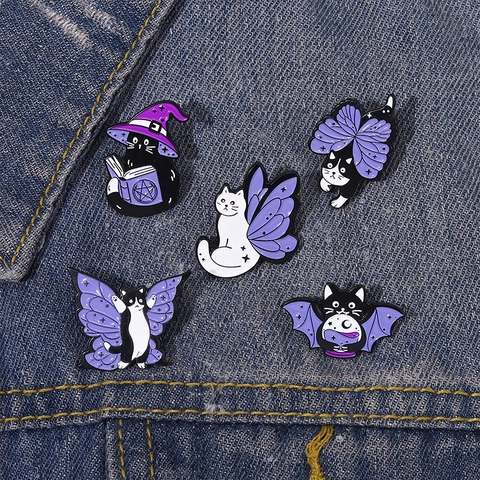 Cute Cartoon Cat Enamel Brooch Pin Alloy Wizard Witch Hat Reading Butterfly Wings Bat Mystery Halloween Accessory