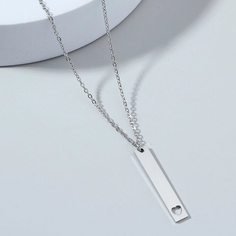 Vertikaler Barren Anhänger Halskette Edelstahl Hohlherz Design Poliert Minimalistischer Modeschmuck Für Herren Und Damen